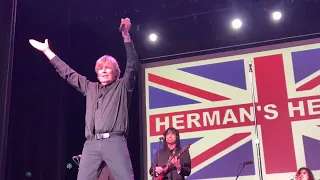 Herman’s Hermits Starring Peter Noone / Henry The VIII, I Am & There’s A Kind Of Hush / 02.03.2023