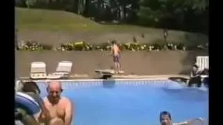 Мега прыжок в воду