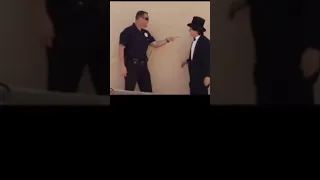 Magician tries to sell weed to cops #PRANK #shorts