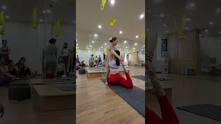 Yoga tư thế bồ câu nâng chỉnh chuẩn