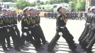 На площади Свободы прошел парад в честь Дня Победы