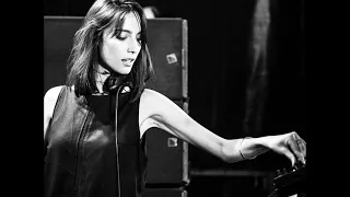 TECHNO VERY MUCH - Special Amelie Lens ESSENTIALS