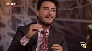 Monteleone vs Fusaro: "Le do una notizia: il disegno di Marx non funziona", "Se lo dice lei..."