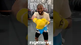 FLOYD MAYWEATHER TEACHES HOW TO THROW INSIDE SHOTS WITH PROPER TECHNIQUE; REVEALS COMMON MISTAKE