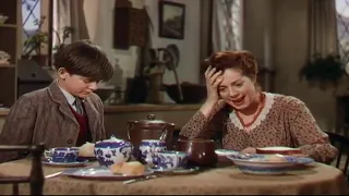Lassie - Heimweh ( preisgekrönter Tierfilm von 1943) Prädikat : Kuschelig, und liebevoll) :)