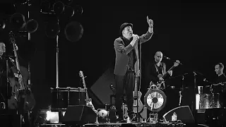 Tom Waits - Hoist That Rag (live)