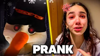 PRANK LE BONHOMME DE NEIGE S’INTRODUIT DANS LE CHALET ! (Kayla a eu la peur de ça vie)