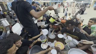 Gaza: humanitarian aid cooked and distributed at a school in Rafah | AFP