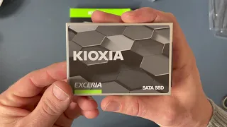 Unboxing of Kioxia Exceria 240GB, 2,5" SSD in 4K