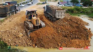 Shows Landfill Side Road Best Big Old Bulldozer Push Stones Into Water & Hyundai  Dump Trucks 24ton