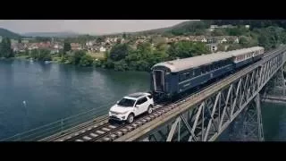 Land Rover Discovery Sport tows a 108-tonne train