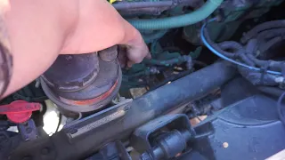 How to purge air in fuel lines on D13 (No start fix)