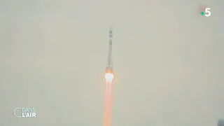 La Russie se replace dans la conquête spatiale - Reportage #cdanslair 12.08.2023