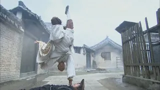 Top Assassin Challenges Shaolin Kung Fu, Defeated by Monk's One-Finger Skill