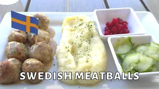 New Yorker Eats Swedish Meatballs in West Palm Beach, Florida