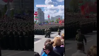 На параде в Минске солдат потерял сознание