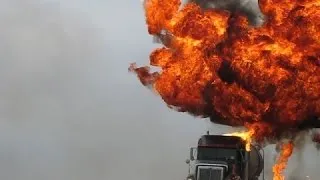 CRAZY Truck Crashes, Truck Accidents Compilation 2014