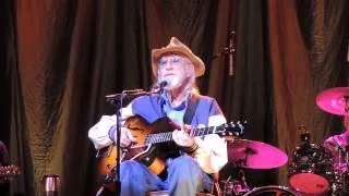 Don William performs "You're my Best Friend " at the Olympia