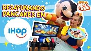 Desayunando Pancakes en IHOP - Bely y Beto