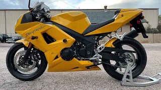 2005 TRIUMPH DAYTONA 650 TEST RIDE. ONLY 756 MILES.