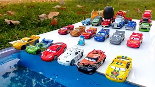 Disney Pixar Cars : Lightning Mcqueen, Cruz, Chick Hicks, Guido, Mack, Fritter, Frank, Finn, Axlerod