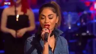 Nicole Scherzinger (imitates)  Alanis, Shakira y Britney