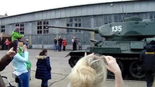 Музей танков в Кубинке. Выезд танка т-34-85. Кубинка