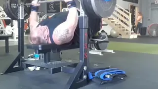 58 year old powerlifter 500lb raw bench press for 3 reps 2 sets Masters Nationals next week 585 x 8