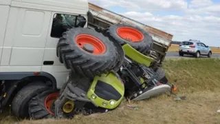 What Is He Doing!!? Crazy Tractor Fendt, John Deere Stuck In Mud Dangerous Rally 2024