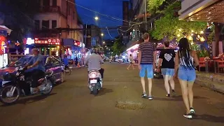 Evening Scene - Phnom Penh Happy Tour - CAMBODIA 2022