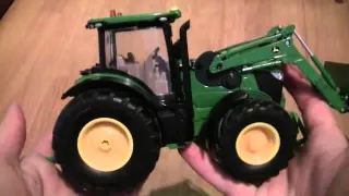 Opening The Siku Control 1:32 Scale RC John Deere 7R With Front Loader