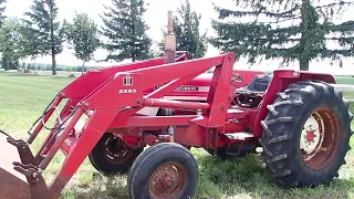 IH 674 Loader Tractor