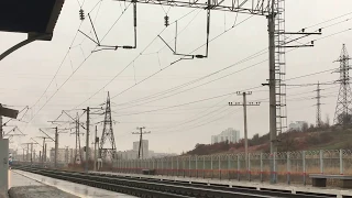 Электровоз ЭП1М-412 с фирменным поездом №45 «Урал» Кисловодск — Екатеринбург
