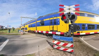 Vr 360° Spoorwegovergang Wijchen 😱10K😱 // Dutch railroad crossing in Vr 360°