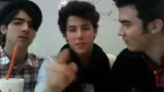 Jonas Brothers Live Chat 2/21/09 Part 6