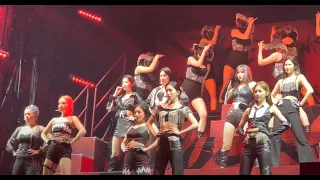 [FANCAM] 5-15-22 Twice (트와이스) World Tour III  - Encore LA Day 2 - Shot Clock