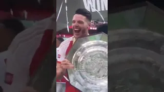 Arsenal Lifting Community Shield 🏆 #football #viral #arsenal #footballshorts #arsmci