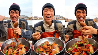 Fishermen eating seafood dinners are too delicious 666 help you stir-fry seafood Mukbang