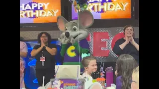 Lilli's 8th b'day at Chuck E Cheese