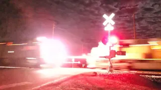 LEGENDARY MEET! UP 7481 High Speed Intermodal EB + UP 4016 Casa Grande Hauler WB, Park Link Dr. Xing