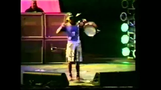 Nirvana - Bass solo and small drums (Live in Argentina 1992)