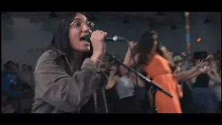 Blessed Is He - Hosanna || Elyssa Smith & Brett Bell || UpperRoom Dallas || Powerful Worship Moment