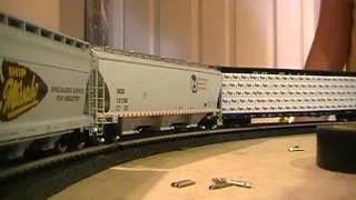 CP passing Bullet Nosed Express(HO scale)