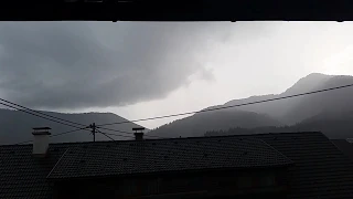 Fast vom Blitz getroffen! bei Gewitter Aufnahme in Österreich