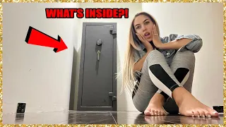 SHE FOUND A SAFE INSIDE THE SECRET ROOM (WHAT'S INSIDE?)