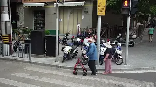 Shanghai's streets hum to life as COVID lockdown lifts