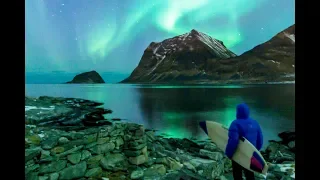 Surfing under the northern lights. Is it really possible for an amateur surfer?