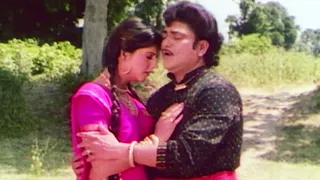 Gori Tari Unchi Re Medine - Naresh Kanodia - Roma Manik - Arvind Barot - Gujarati Romantic Songs