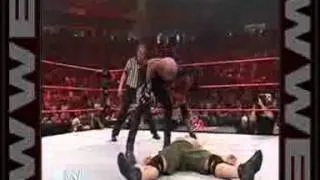 The Undertaker vs. John Cena- Raw, October 9, 2006.3gp