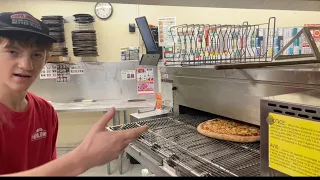 How To Make a Pizza At Papa John’s!